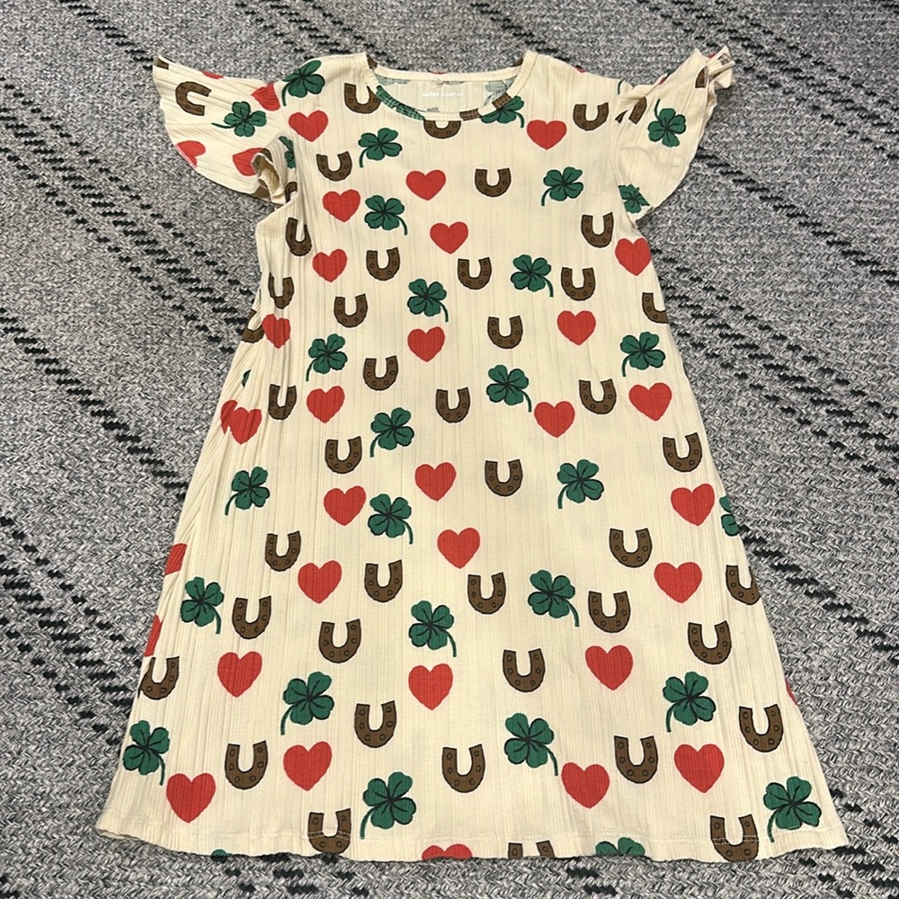 Cute Mini Rosini horse show and heart dress. 🐴❤️